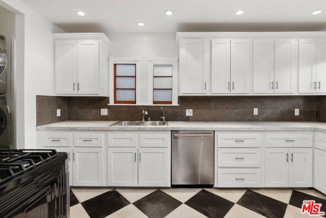 Building Photo - 6855 W Alta Loma Terrace