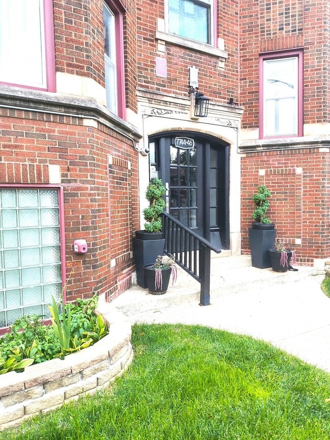 Building Photo - 7746 S Jeffery Blvd