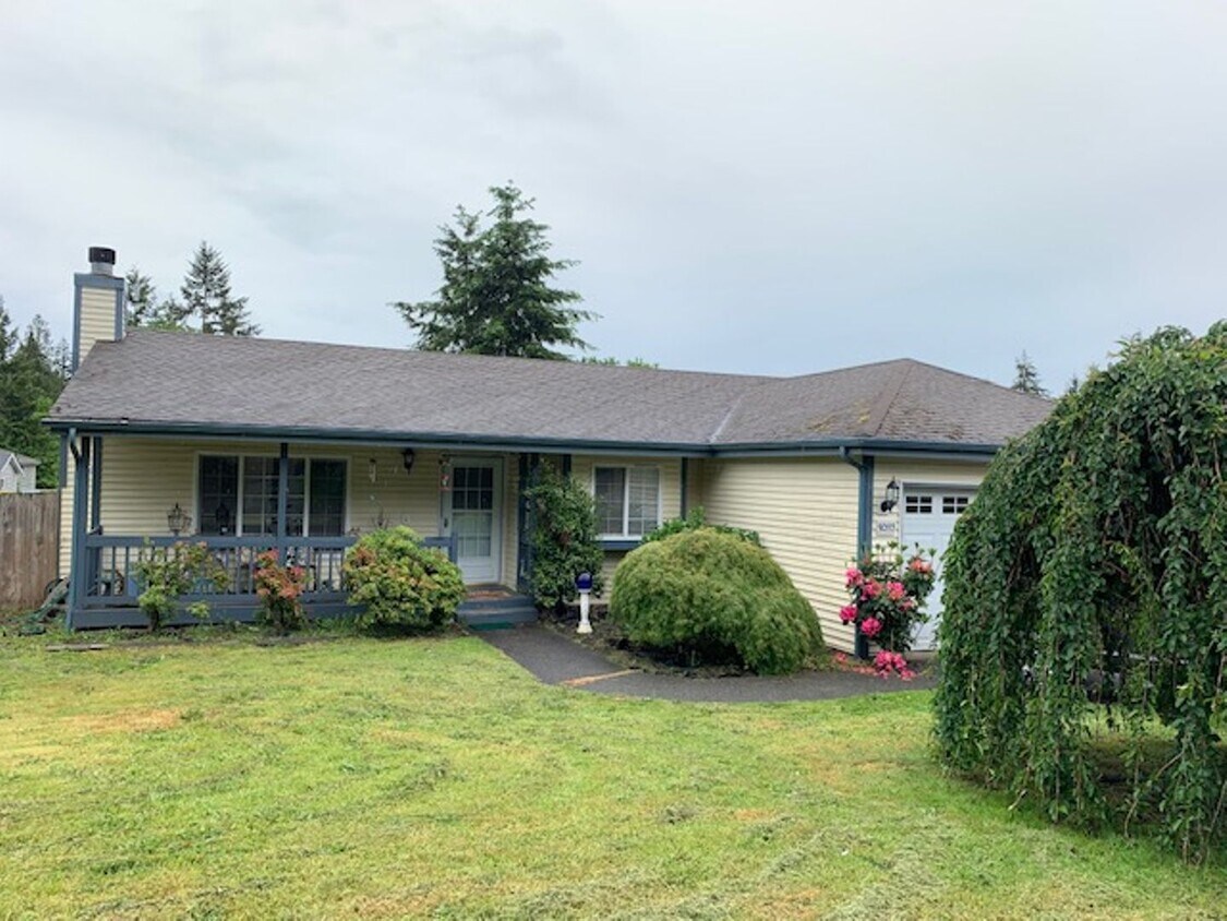 Foto principal - 3 bdrm 2 ba home in PORT ORCHARD $2550 rent