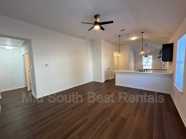 Building Photo - 872 Carrolton Rd