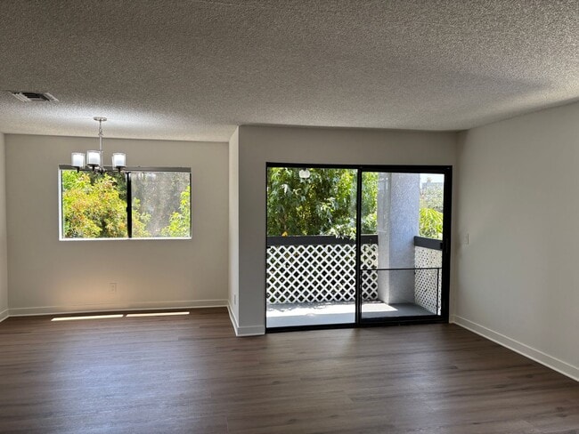 Building Photo - 627 Orange Grove Ave