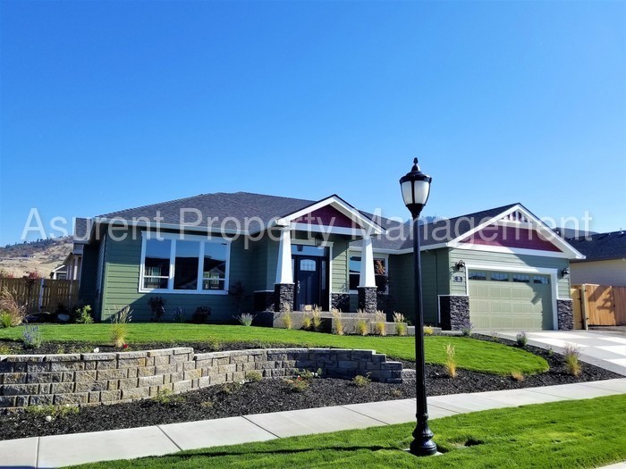 Primary Photo - 925 Callaway Dr