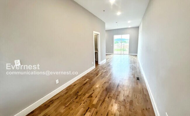 Building Photo - 1063 Montague Pl