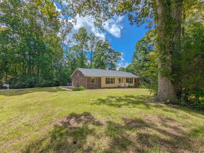 Building Photo - 5000 Cedarwood Dr