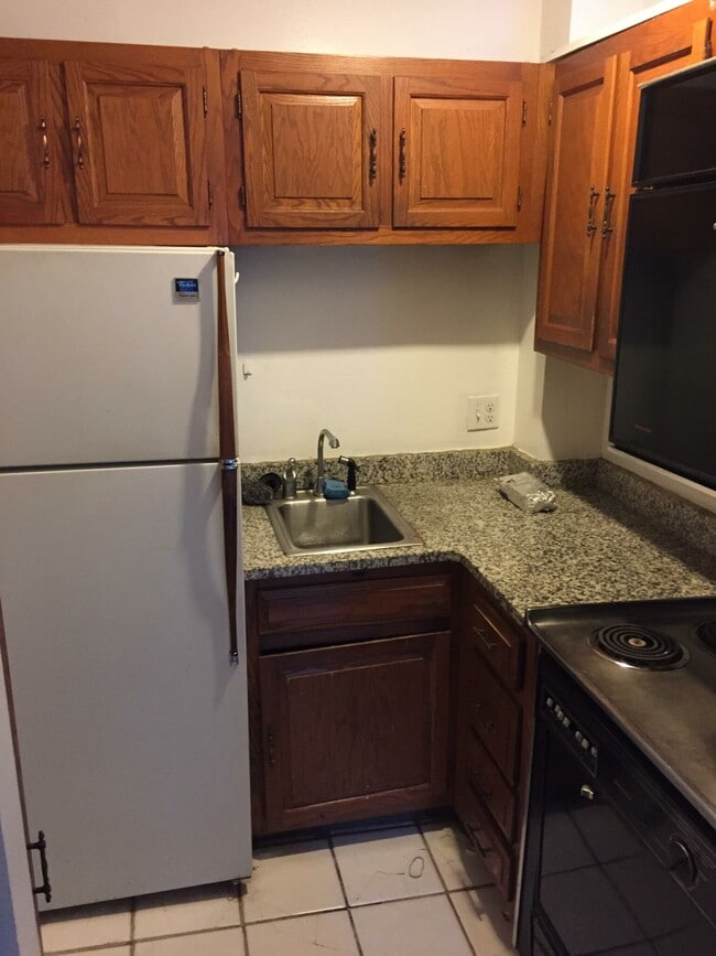 Building Photo - 400 Marlborough St