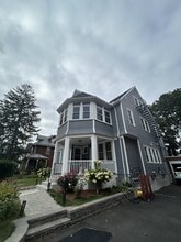 7 Waumbeck St