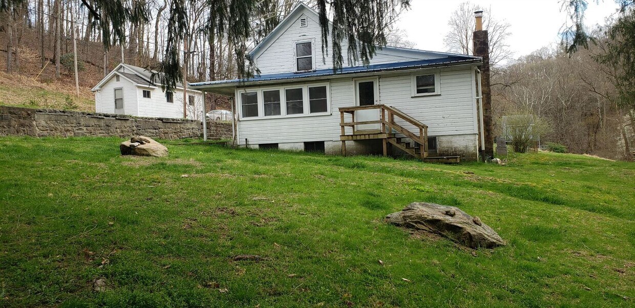 2 br, 1 bath House 873 Opekiska Rd House for Rent in Fairmont, WV