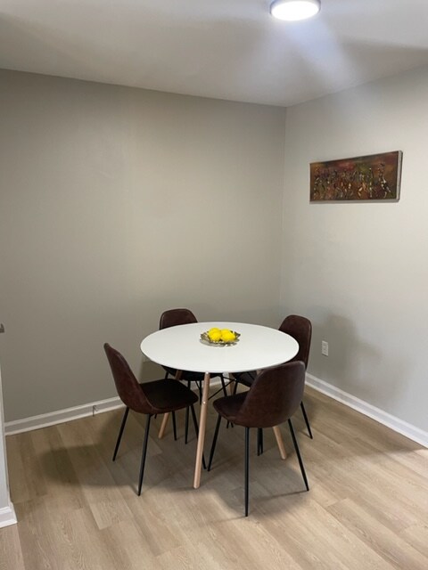 Foto del edificio - 4905 Shifri Ave