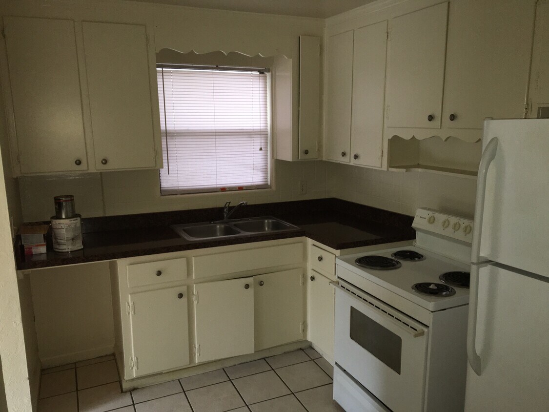 Kitchen - 2678 Ernest Street