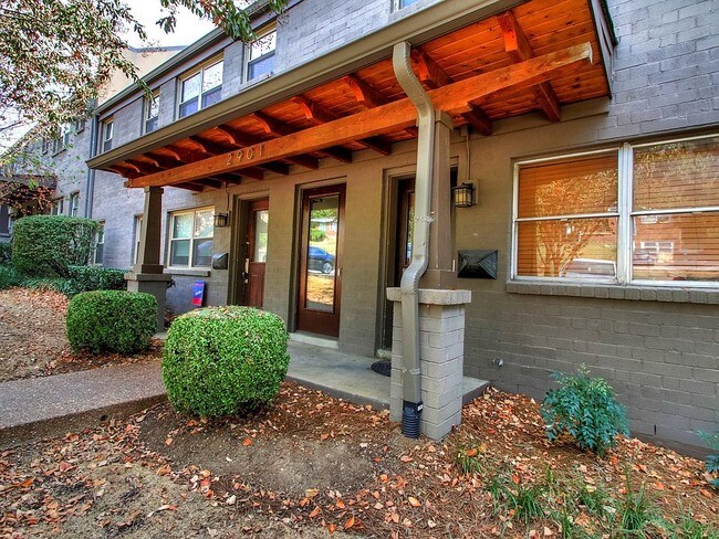 Foto del edificio - 2901 Blair Blvd