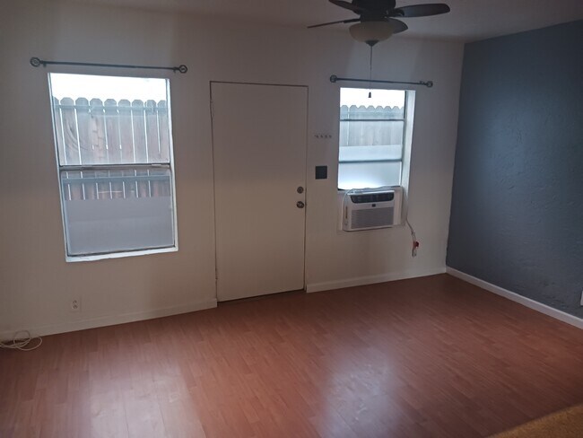 Foto del edificio - 10946 Otsego St