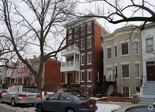 Building Photo - 623 5th St NE