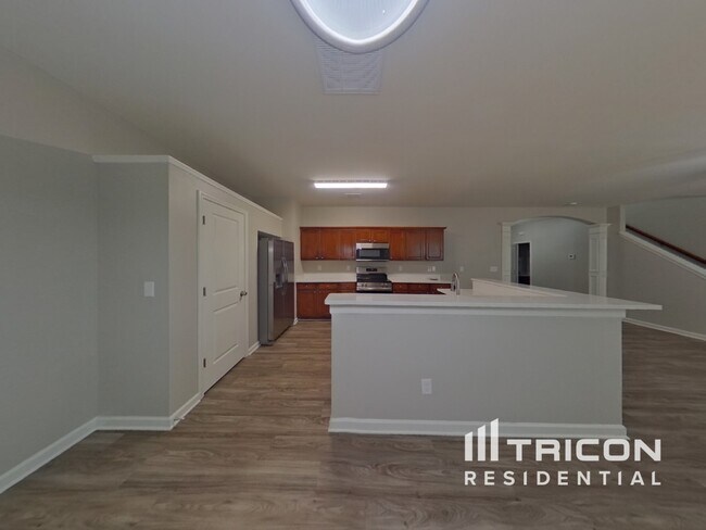 Building Photo - 4110 Bathurst Dr