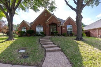 Building Photo - 710 Bel Air Dr