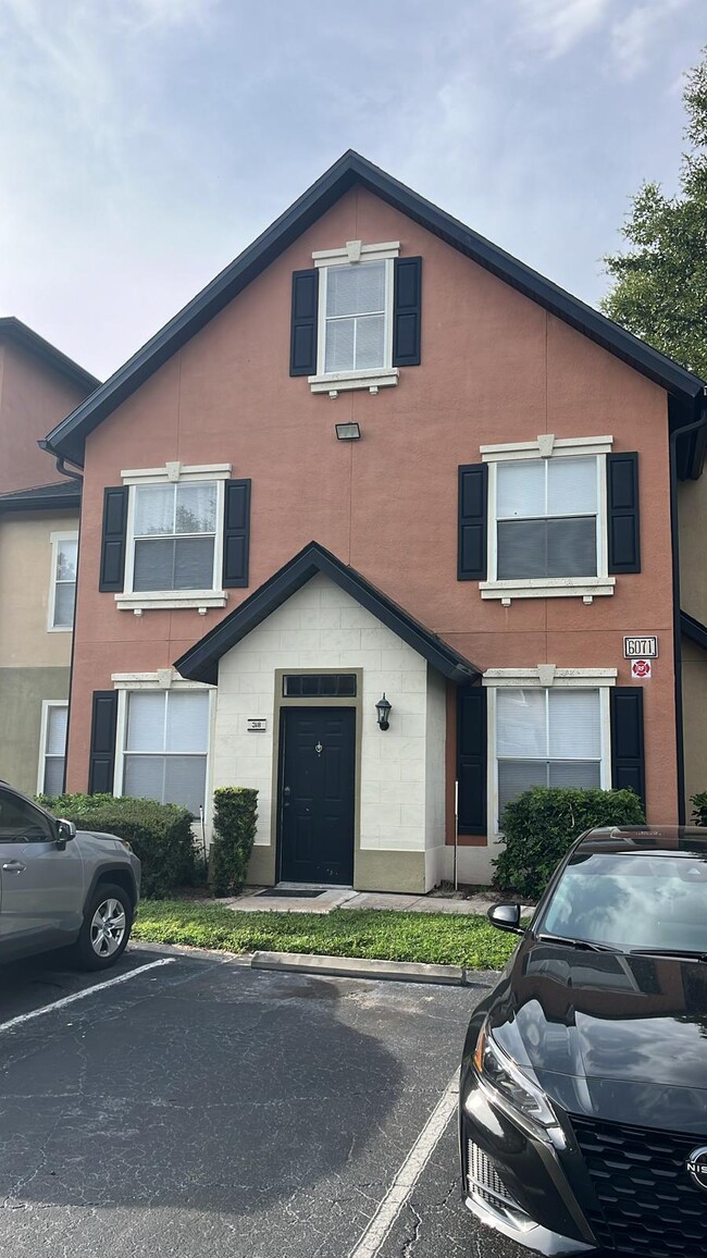 Building Photo - 6071 Westgate Dr