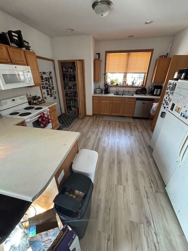 Foto del edificio - Lots of Rooms