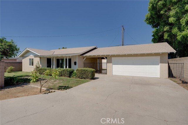 Primary Photo - 9521 Ives St
