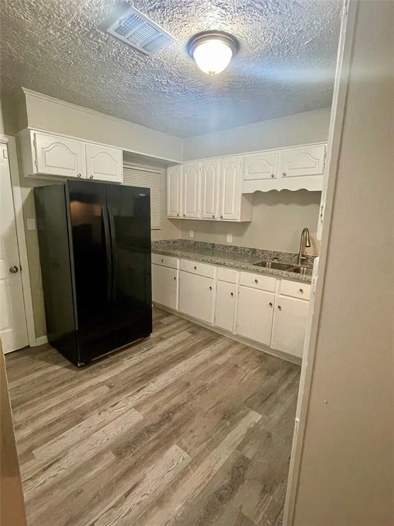 Foto principal - 7930 Crestview Dr