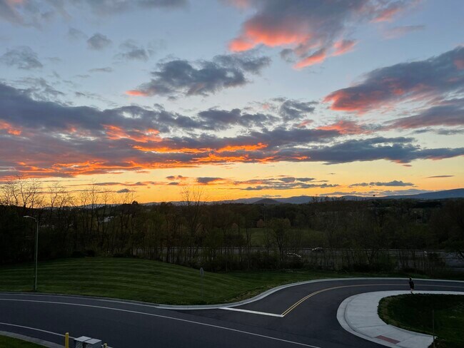 JMU sunset - 1366 Hunters Rd
