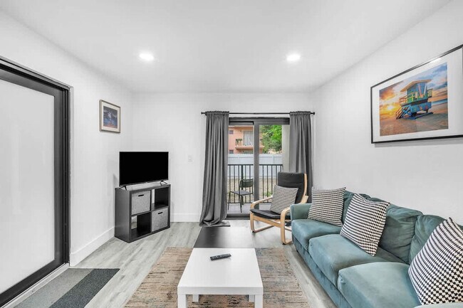 Foto del edificio - 653 SW 2nd St