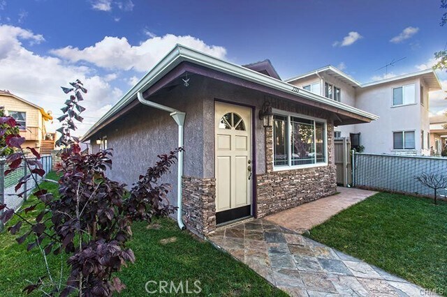Foto principal - 2205 W Olympic Blvd