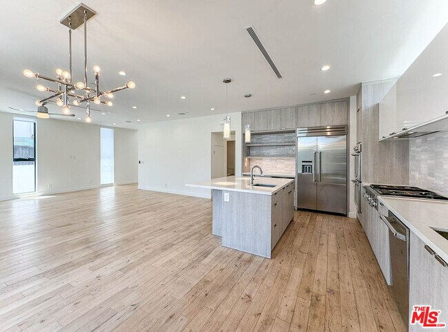 Foto del edificio - 1028 Mansfield Ave