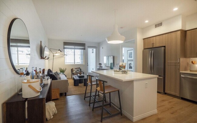 Foto del edificio - 3303 Marisol Pl