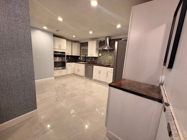 Foto del edificio - 7210 Manhattan Dr