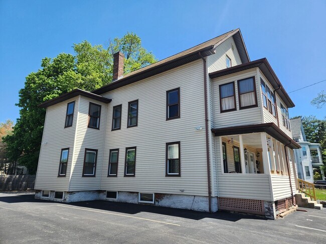 Building Photo - 16 Leroy St