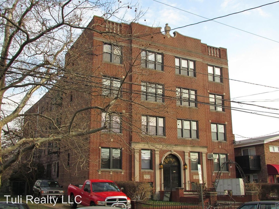 Primary Photo - 23 W 33rd St