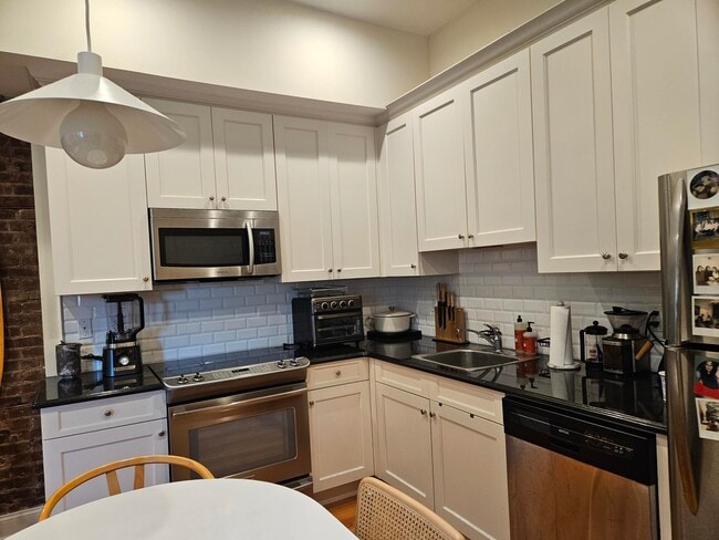 Kitchen - 276 Main St