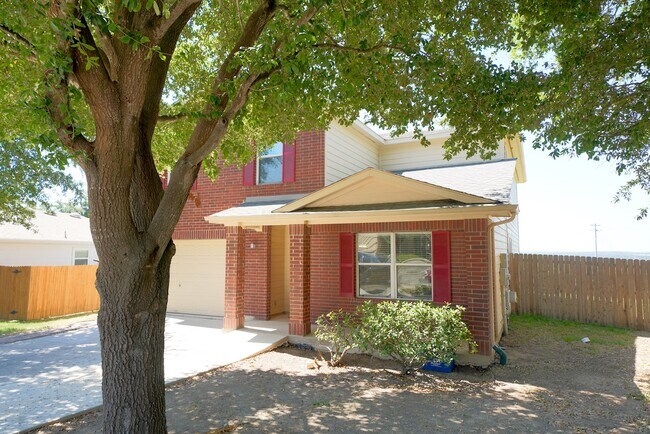 Foto del edificio - Beautifully Maintained and Updated Home in...