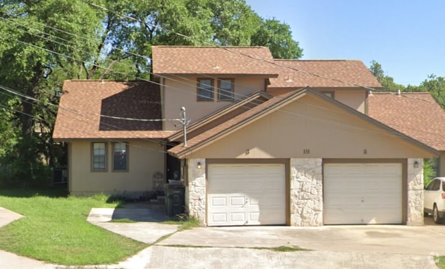 Building Photo - 119 Verna Spur