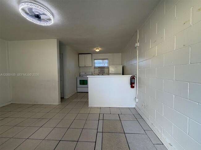Foto del edificio - 319 Country Club Oval