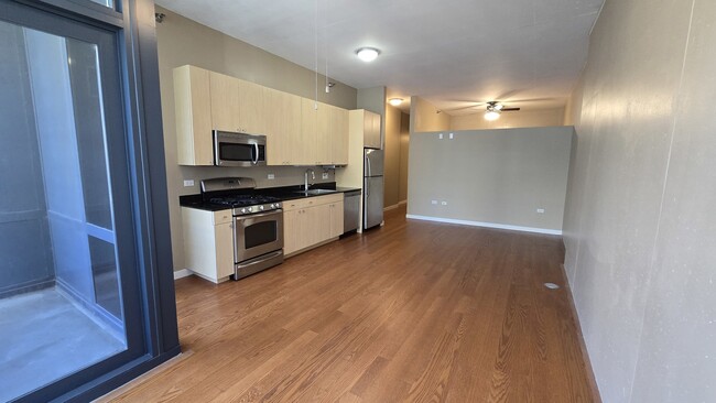 Building Photo - 235 W Van Buren St