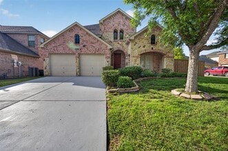 Building Photo - 2616 Cove Dr