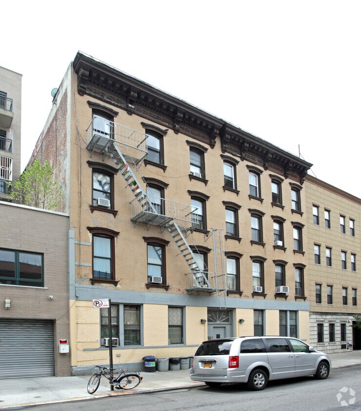 Building Photo - 210-212 Meserole St
