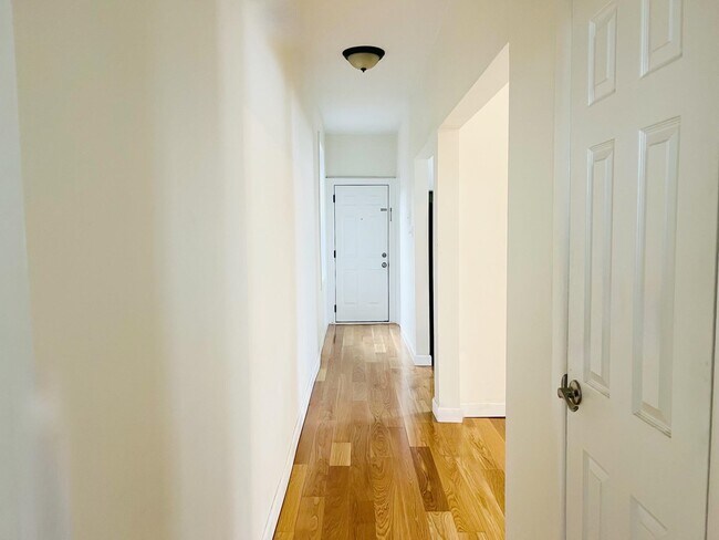 Foto del edificio - 6114 Highland Pl