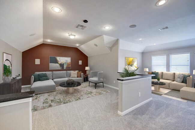 Building Photo - 1319 S Maple Dr