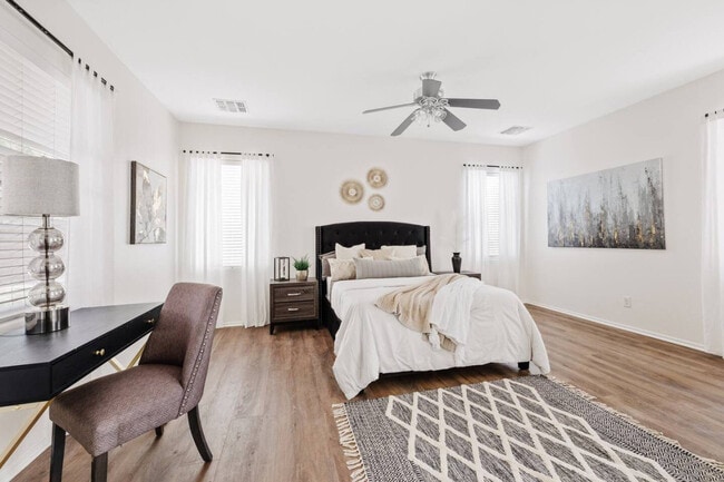 Building Photo - 2372 E Sequoia Dr