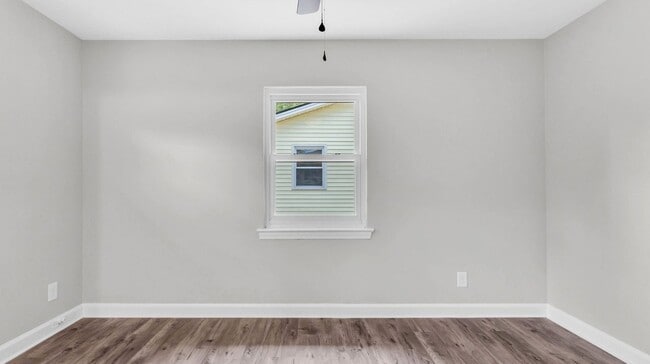 Building Photo - 3 bedroom East Ridge Home!