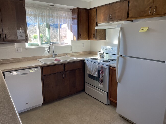 Building Photo - 721 Brookside Cir