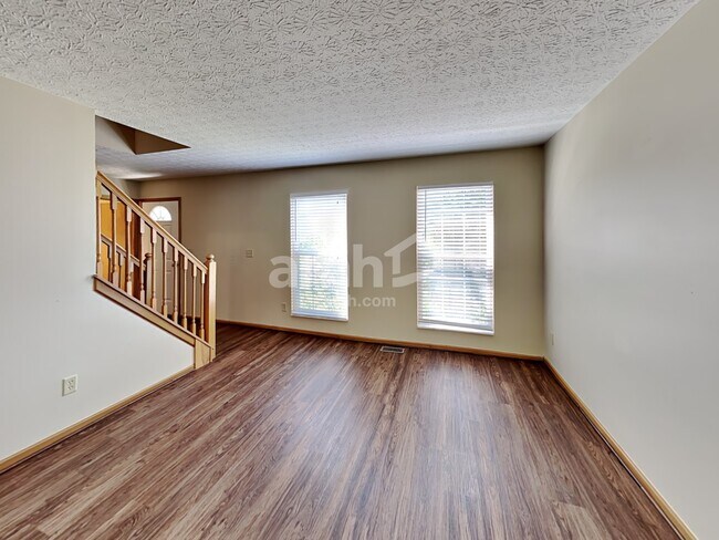 Foto del edificio - 7394 Winchester Cathedral Ct