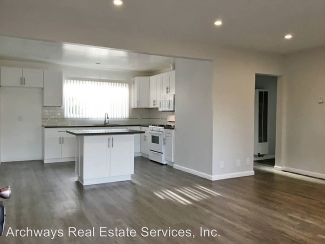 Building Photo - 6060 La Prada St