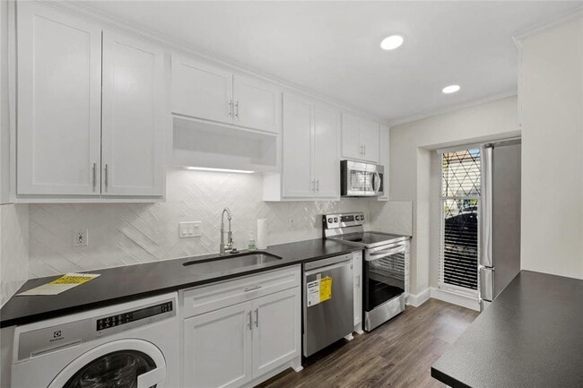 Building Photo - 2218 Winrock Blvd