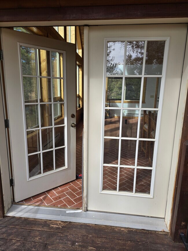 Foto del edificio - 789 Blackhawk Creek Dr