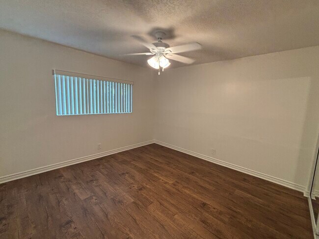 Foto del edificio - Downey North Apartments