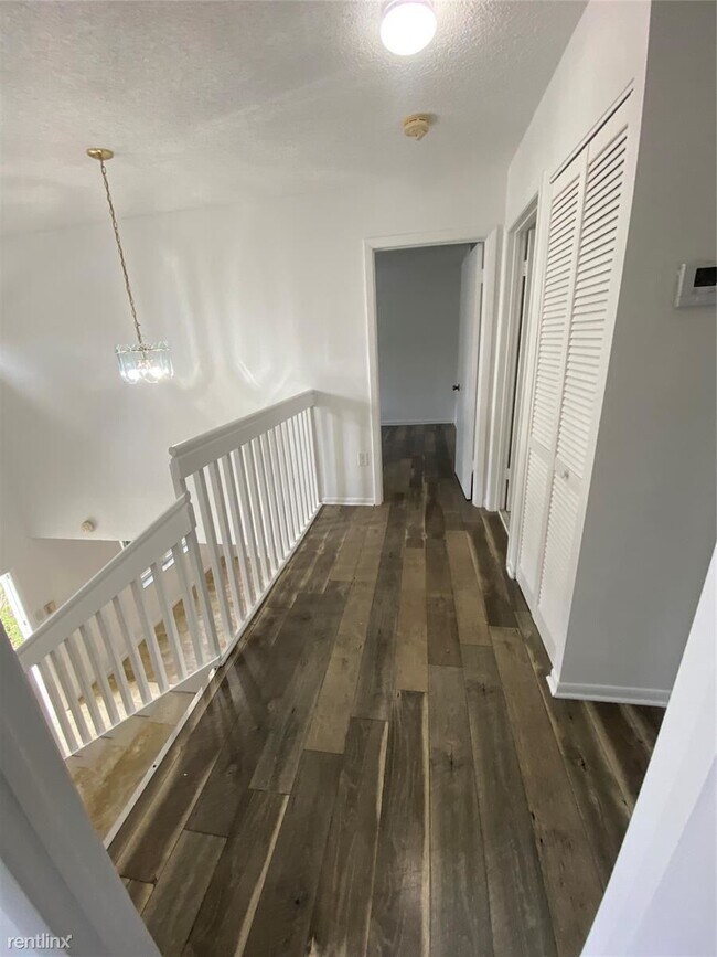 Building Photo - 3 br, 2.5 bath House - 90 NW 110th Ave