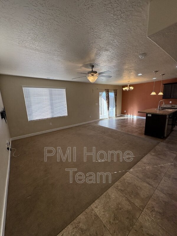 Foto del edificio - 8239 2650 E