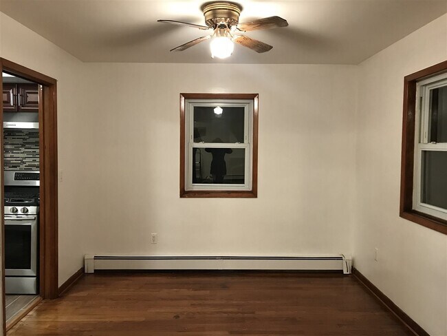 Foto del edificio - 184 Central Ln